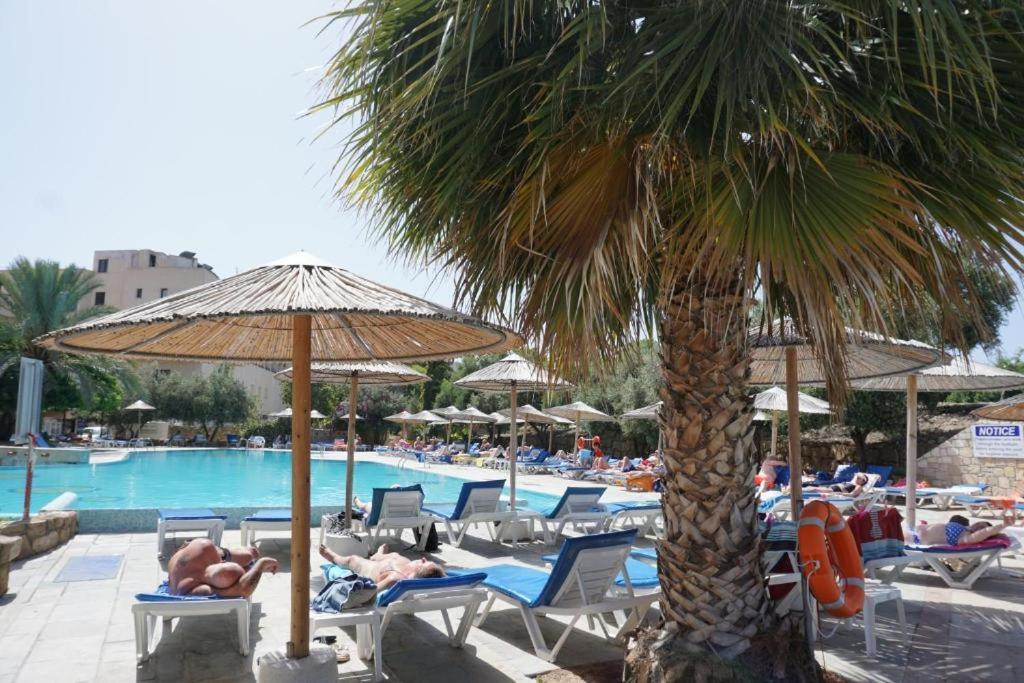 Alex'S Vacation Suite - 100M From The Beach - 6 Guests Пафос Экстерьер фото