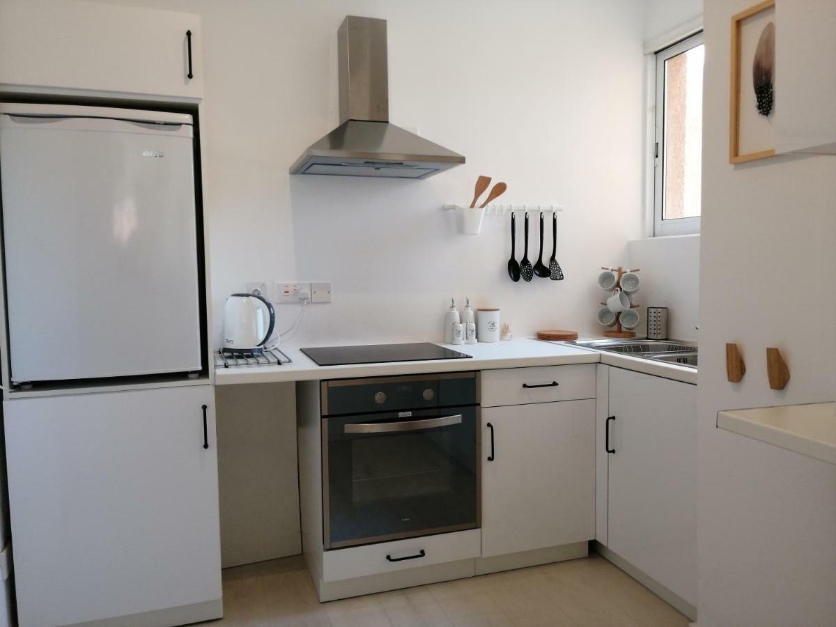 Alex'S Vacation Suite - 100M From The Beach - 6 Guests Пафос Экстерьер фото